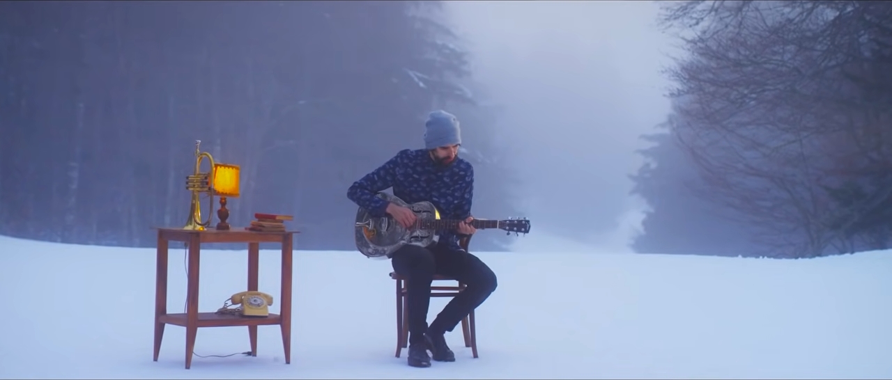 Grimme passe Un manteau pour l&rsquo;hiver