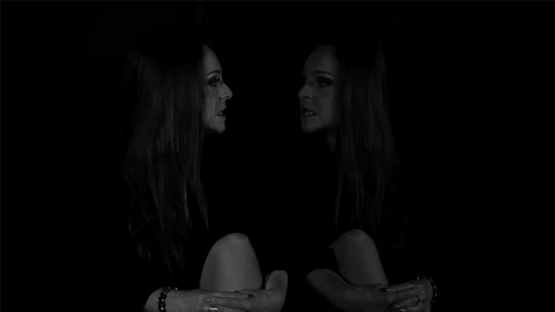 Le Blues, le nouveau clip de Stéfany Rydel