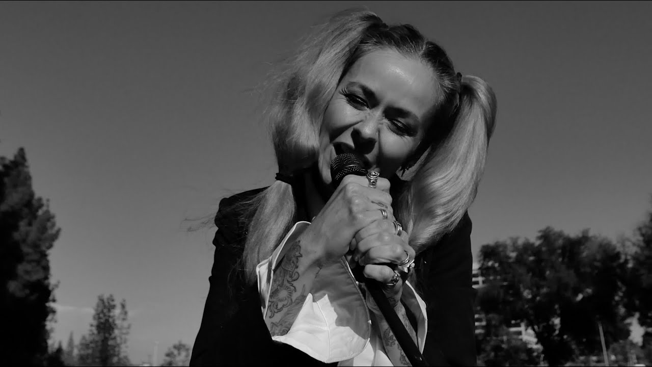 Un nouveau single corporate pour Chloé Trujillo !