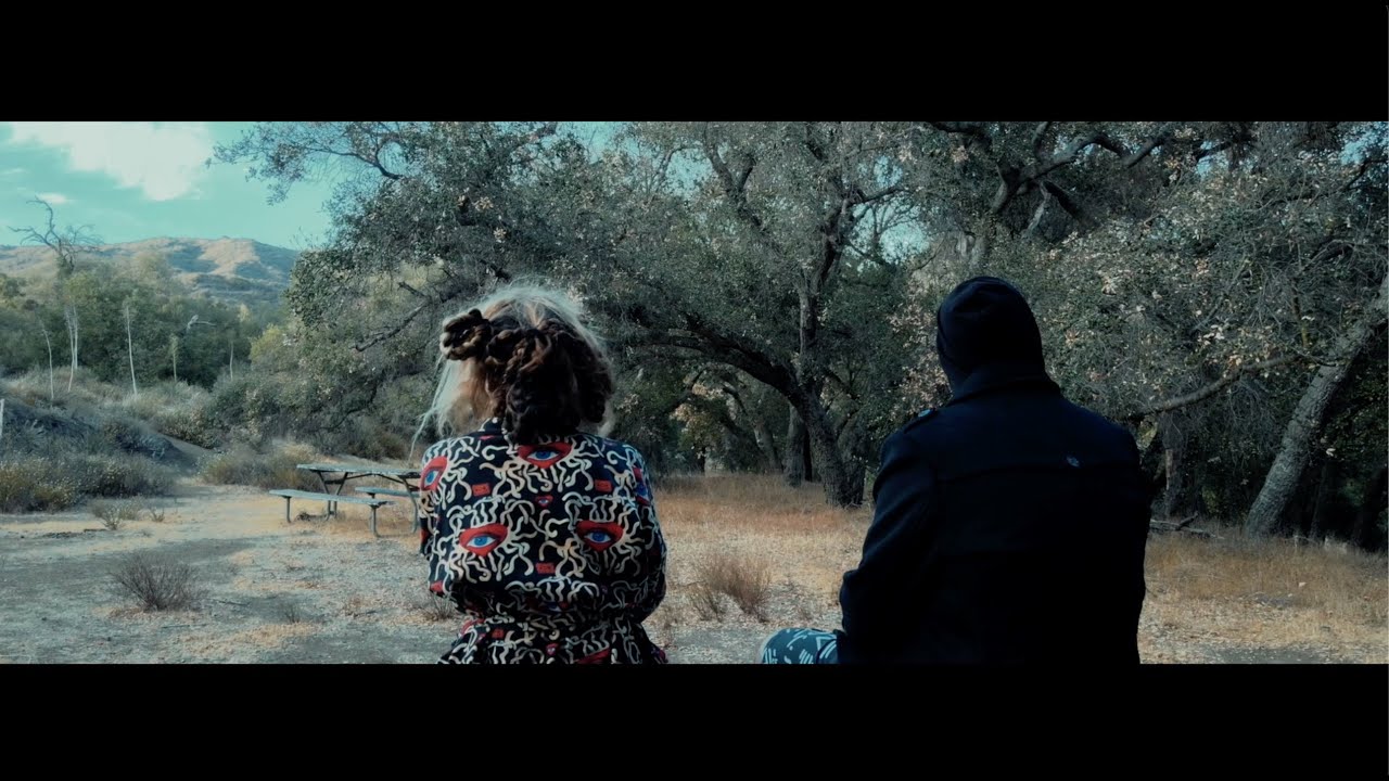 La foudre frappe deux fois pour Chloé Trujillo et Mark Dalbeth