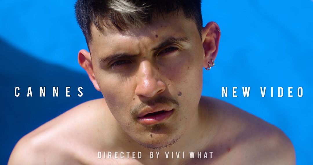 Un clip cannois pour Romane Santarelli