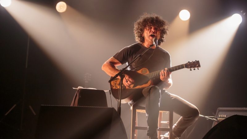 Romain Humeau se balade à travers la France – et un peu plus loin