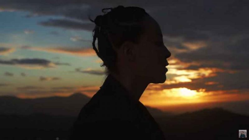 Clip&nbsp;: Élodie Rama – Les Voiles