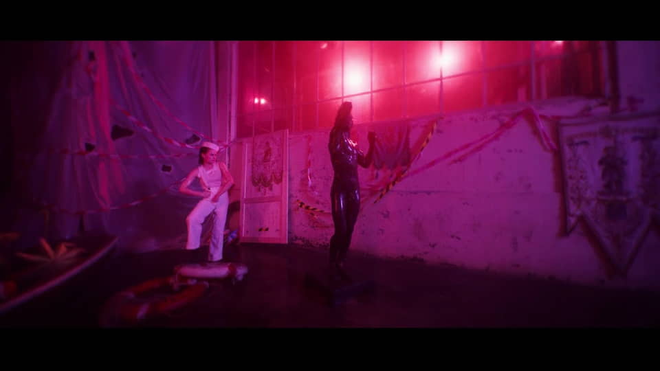 Christine and the Queens : La chanson du chevalier [CLIP]