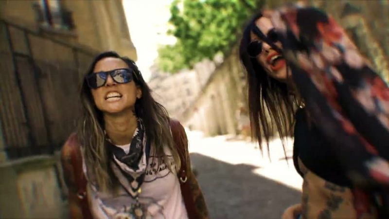 Tarah Who? & Laura Chevalier : Royal Knight [CLIP]