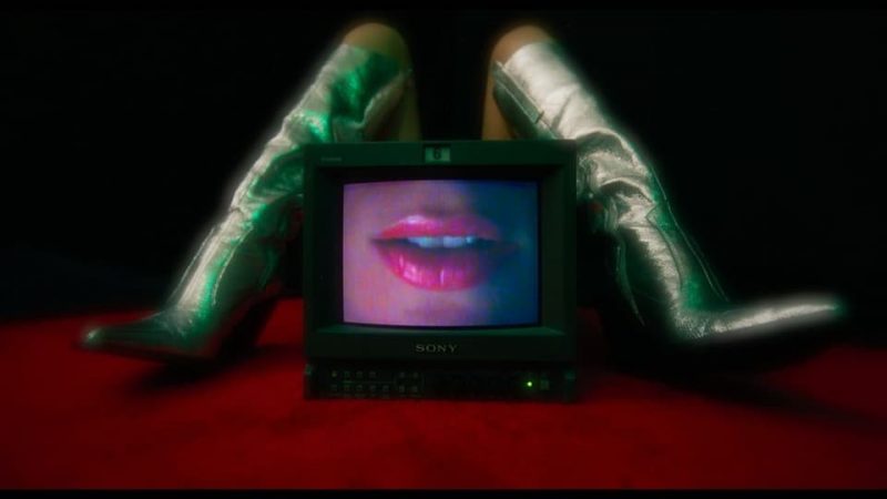 Charlotte Fever : In love de moi [CLIP]