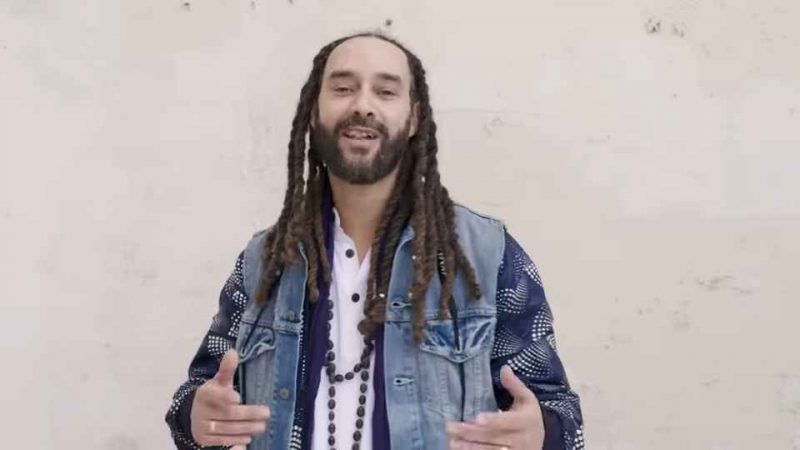 Clip&nbsp;: Taïro – Fais-les bouger ft. Amadou et Mariam