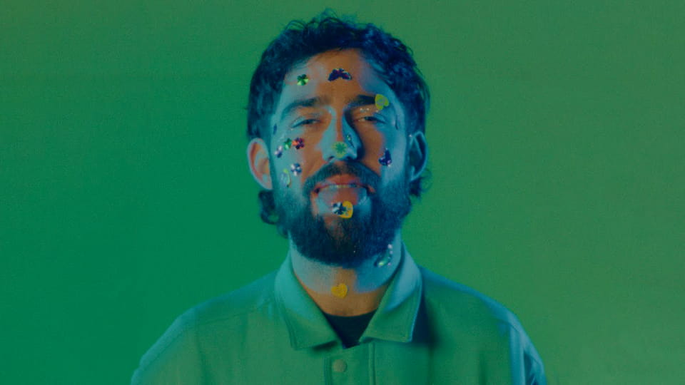 Tickles : Paper Planes [CLIP]