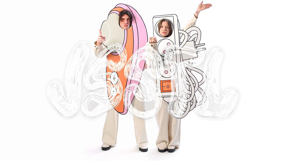 Charlotte Fever : Je suis sous ton lit [CLIP]