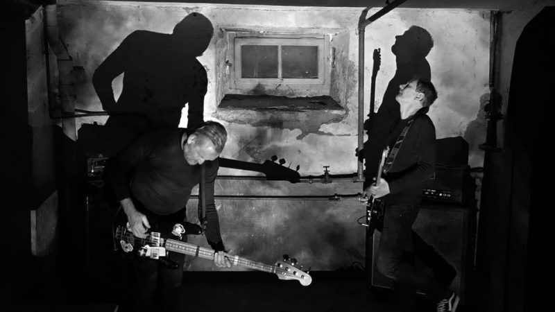 Fragile Figures : Decades [CLIP]