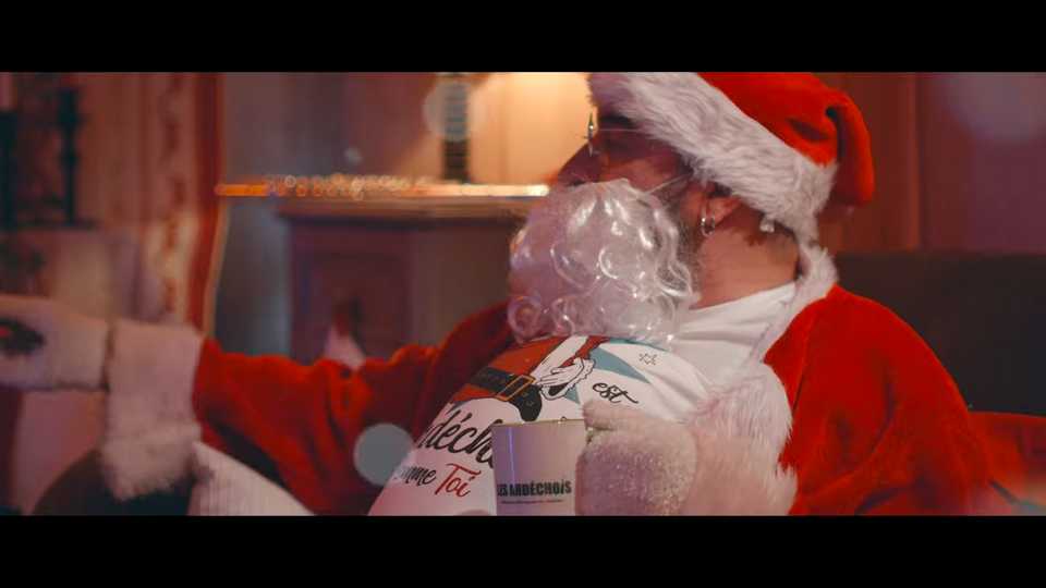 Clip : Les Ardéchois – Petit papa Noël version rock