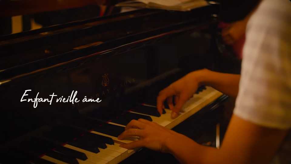 Clip : Nawel Dombrowsky & Estelle Meyer – Enfant vieille âme