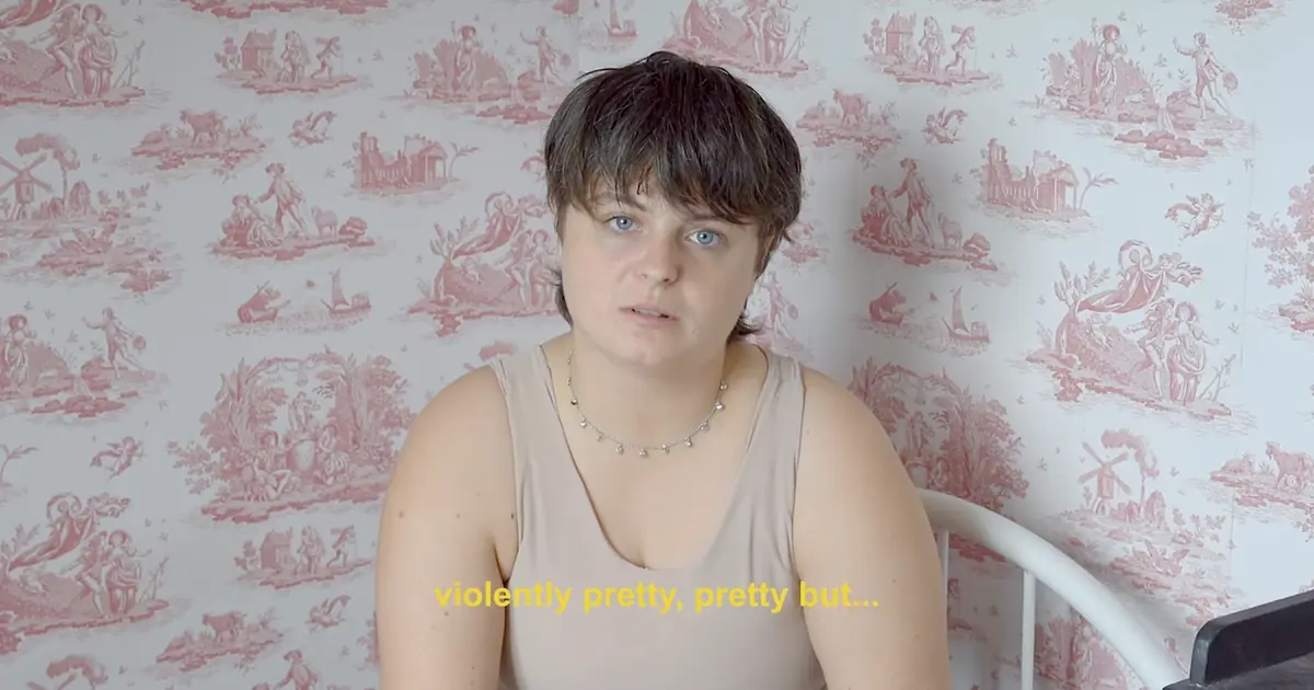 Maddy Street présente Violently Pretty